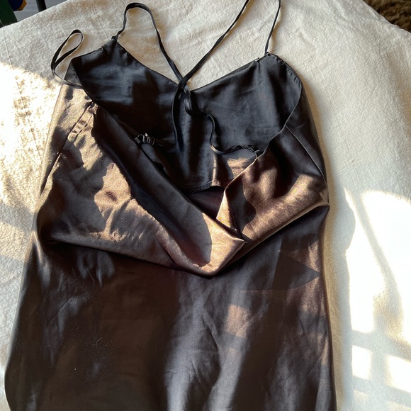 LEA & VIOLA SATIN LOW BACK DRESS- Medium - Picture 8 of 9